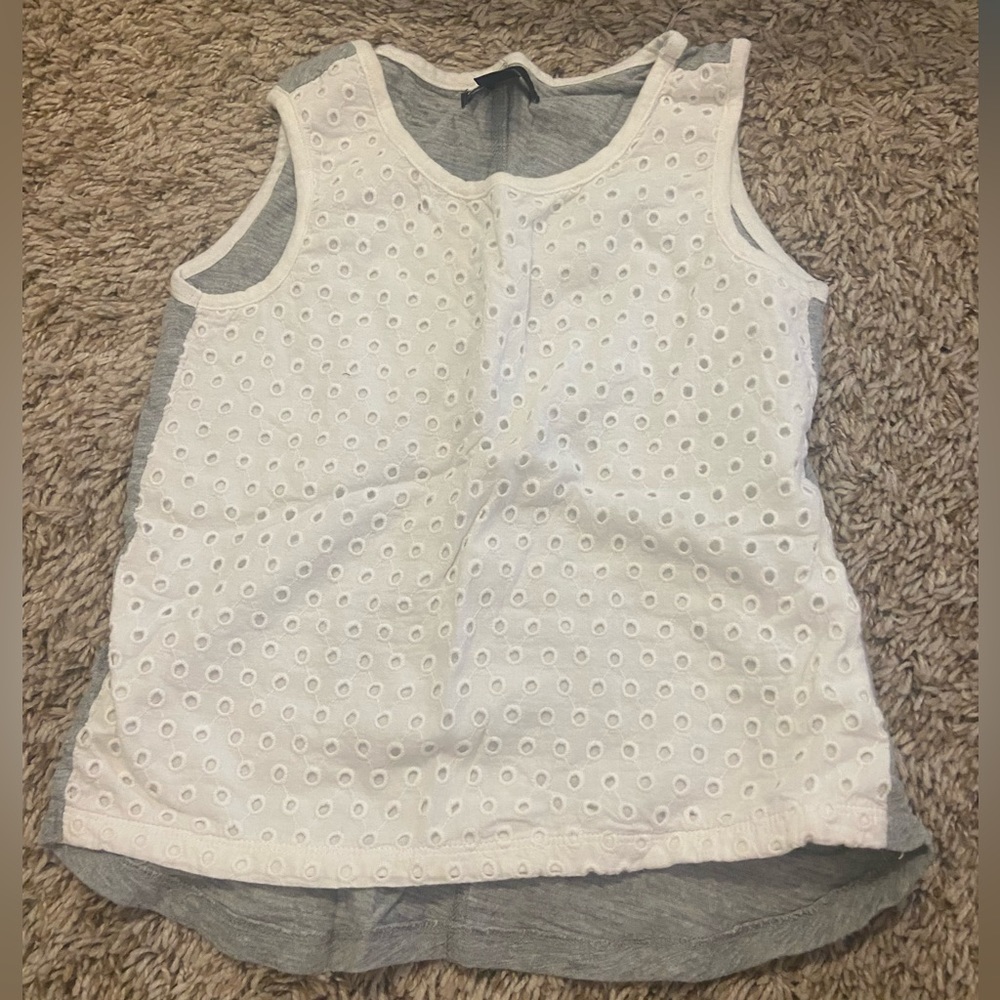 Gapkids size small (6-7) kids white/grey tee. Sleeveless and fun!